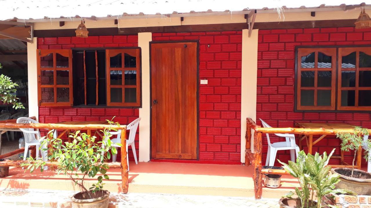 Hans Strand Bungalows Koh Lanta Exterior photo
